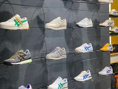 -Onitsuka Tiger(港汇恒隆广场店)
