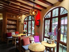 -月亮眼花园餐厅书吧酒吧