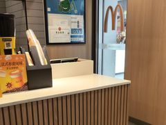 -麦当劳(卫星广场店)