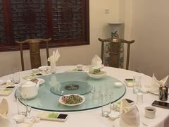 包厢-九花山烤鸭店