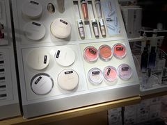 -名创优品(北京新中关购物中心地铁层店)
