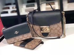-COACH蔻驰(银泰店)