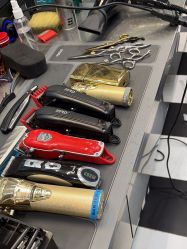 -Devilhands Barbershop男士理容店