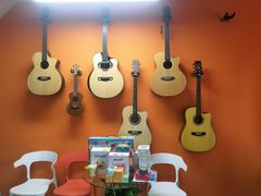 -八度音乐吉他教室(汉广店)