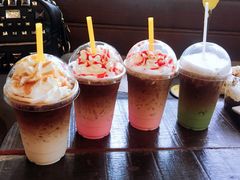-莓园冰淇淋店