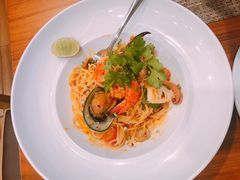 -Chom Cafe and Restaurant