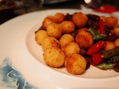 -苗阿哥酸汤牛肉火锅(体育场店)