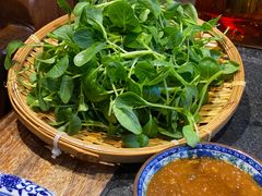 有机蔬菜-大匠工房古船木艺术餐厅·猪肚鸡专门店(长白仙岛店)