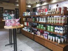 零售区-星巴克臻选(成都宽窄巷子店)