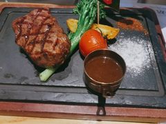 岩香牛板腱扒-原石牛扒·约会餐厅(龙城万科里店)