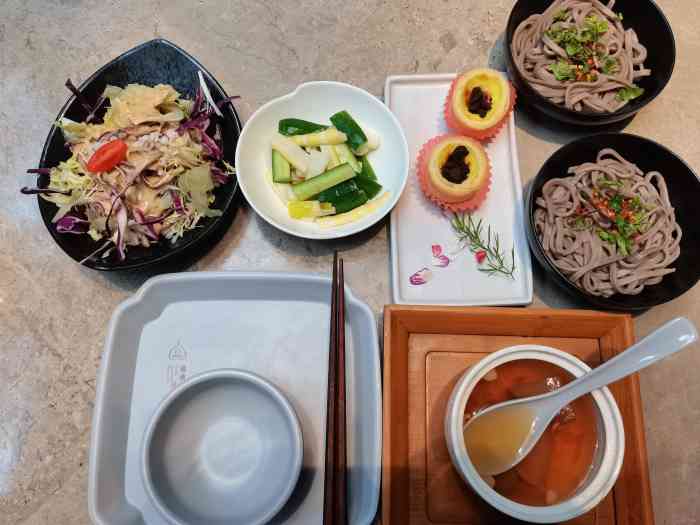 福顺斋素食餐厅-"每年都会到弘法寺拜拜转运这次留意到沿路.