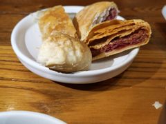 玫瑰鲜花饼-云海肴·云南小炒·汽锅鸡(天津国金汇店)