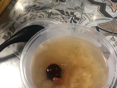 慢炖银耳汤-牛王庙吳記怪味面(双楠店)