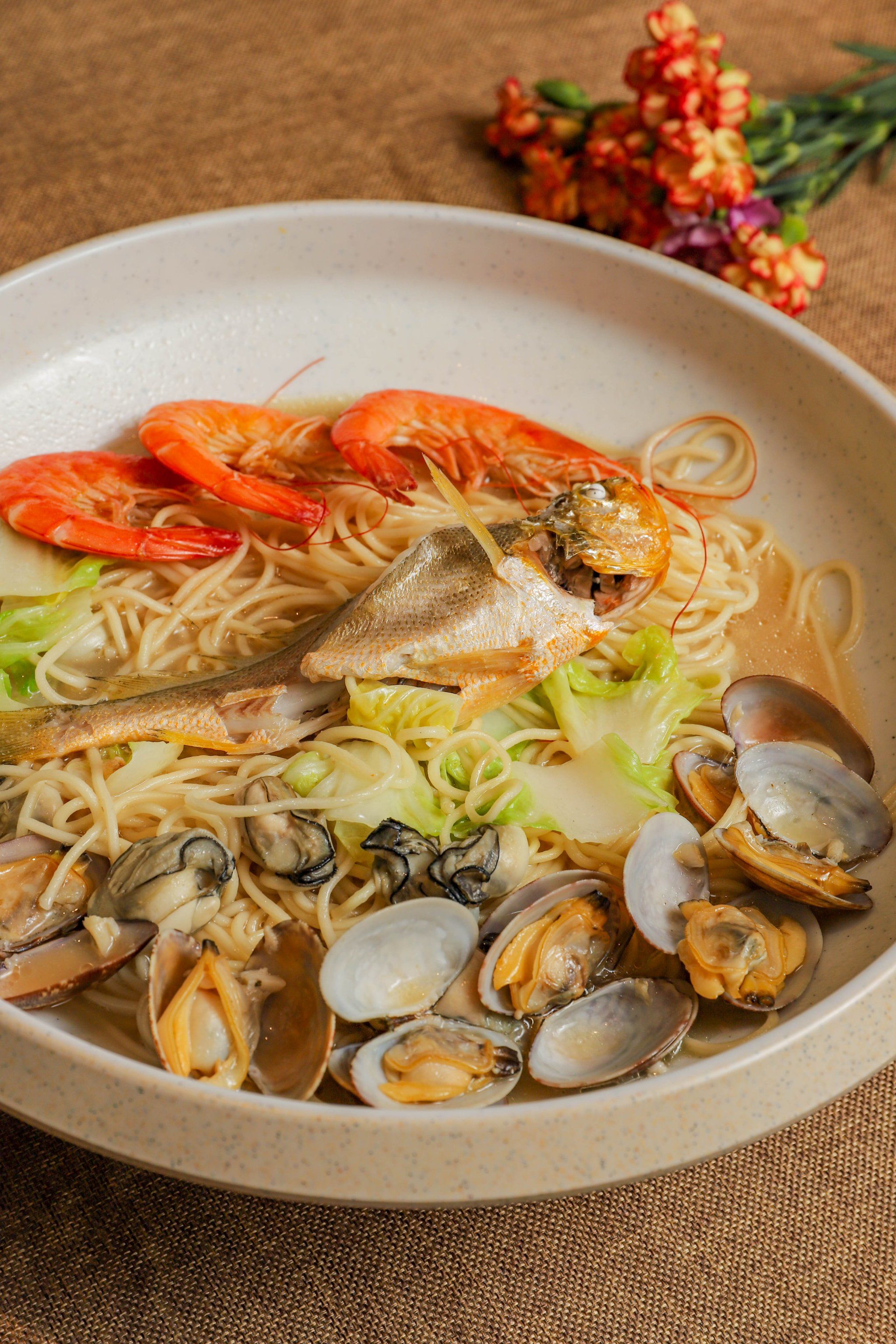 小黄鱼海鲜面,午市的味觉盛宴!