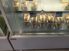 -白玉兰食品甜凤店(合生汇店)