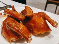 玻璃皮润烧乳鸽皇-北京厨房(SKP店)