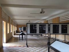 -吐斯廉屠杀博物馆