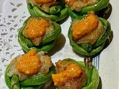 蟹黄墨鱼饼-龙桥私厨·姜花菊花过桥鱼·顺德菜(容桂店)