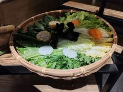-尚尚仙·酸汤猪手·猪肚鸡火锅(华联万柳购物中心店)