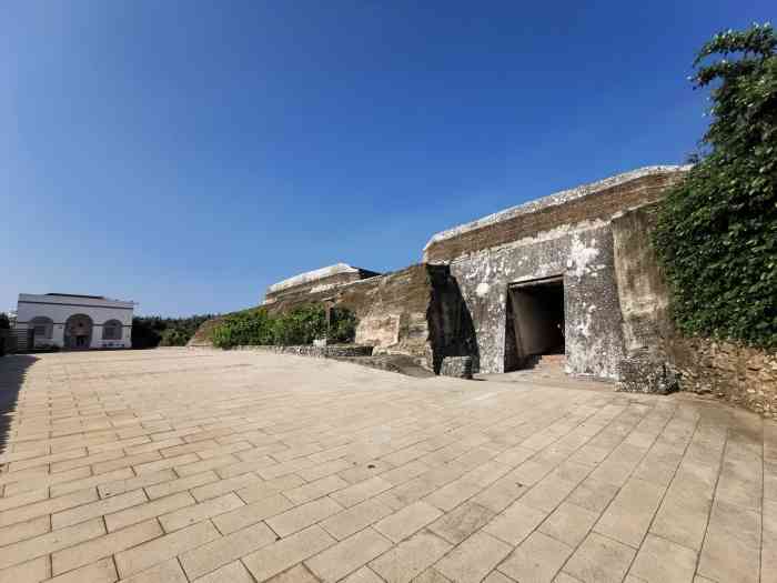 旗后炮台古迹故事馆-"旗津的后山上的古旧炮台遗址.作为清朝时.