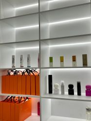 -Meng Lang 梦郎白金店