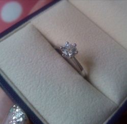 -威德钻石-克拉钻大本营(南京东路店)