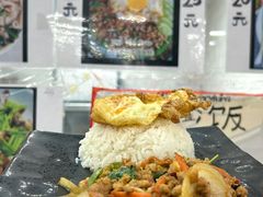 -泰龙城小吃街