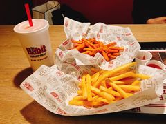 畅饮杯中杯-The Habit Burger Grill 哈比特汉堡(复兴soho店)