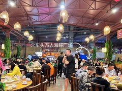 -三亚火车头万人海鲜广场