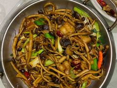 干锅茶树菇-新洪记·丽久饭店(铁西店)