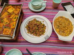 -香巴拉云南餐厅(华莱坞店)