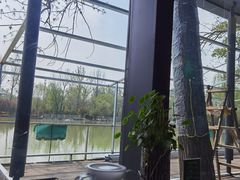 -思念果岭湖畔花房餐厅