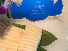 -云顶旋转自助景观餐厅