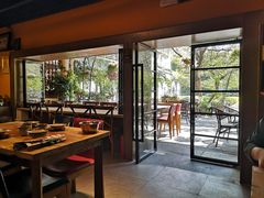 靠窗位-缘生态云南菜·野生菌庭院餐厅(华侨城店)