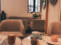 -Fridi Patisserie Cafe