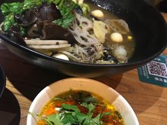 -万记麻辣烫国展总店
