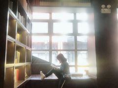 -钟书阁(松江泰晤士小镇店)