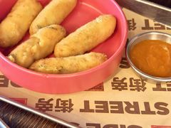 炸奶酪配西红柿酸辣酱-Side Street街旁(交道口店)