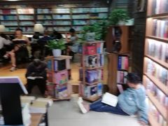 -新华书店(沙坪坝书城店)