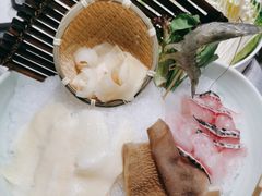 -红鼎豆捞·非遗鲍皇汤火锅(宝丰路店)