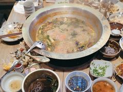 -野山舂·贵州现舂酸汤牛肉(东山店)