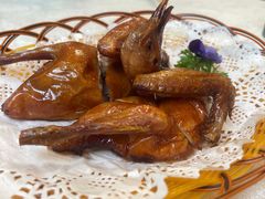 红烧乳鸽-津津菜馆(绝没分店)