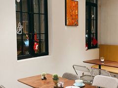 -Fridi Patisserie Cafe