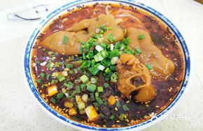 Special Braised Pig's Trotters Noodles