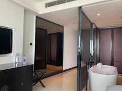 -三亚湾海居铂尔曼度假酒店