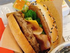 安格斯MAX厚牛培根堡-麦当劳(贵和购物中心B1店)