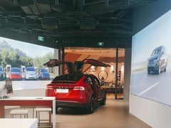 -TESLA 特斯拉(上海太古汇体验店)