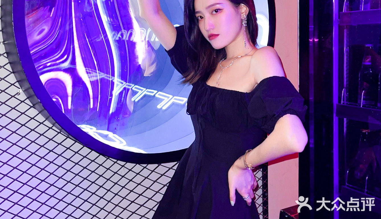 重庆探店｜九街高性价比hiphop酒吧🔥ZAO起来
