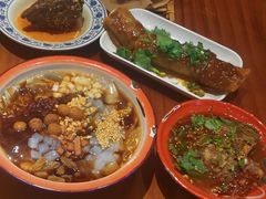 -爆炸头阿姨小四川正宗川味小吃(无任何分店)