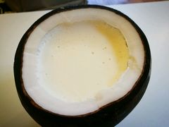 -志龙皇冠吃货椰子铺